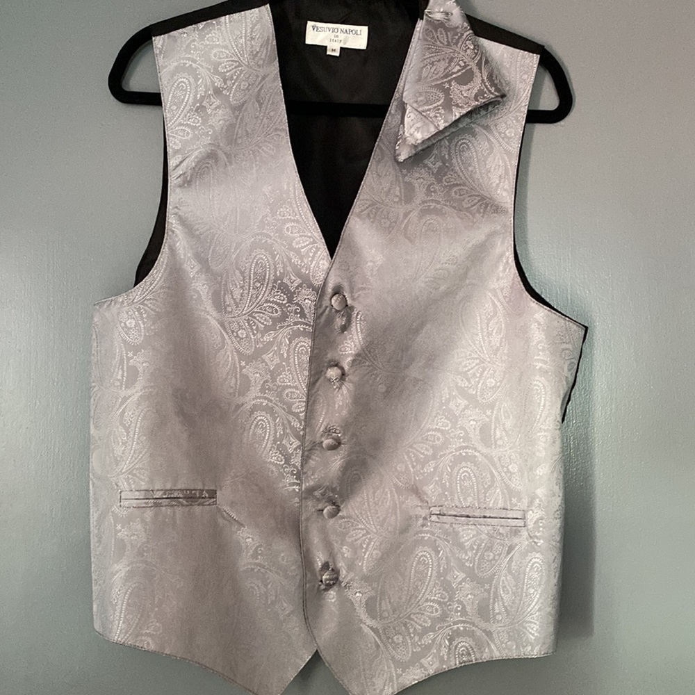 Vest & handkerchief silver grey for prom/homecoming $12 Sz M (mens)